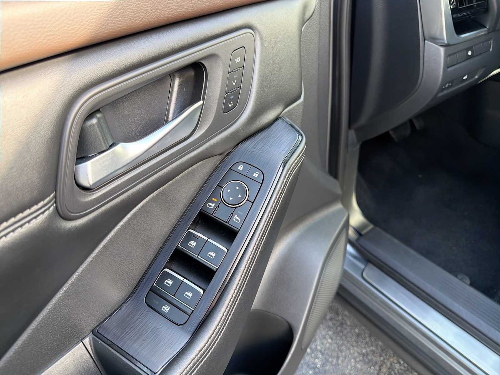 Used 2023 Gun Metallic Nissan SL image 22