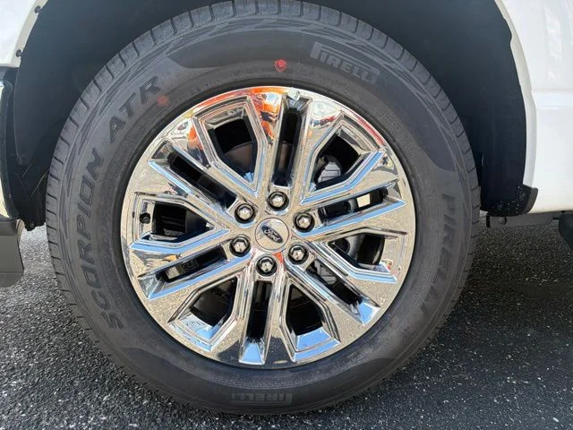 New 2026 Oxford White Ford XLT image 10