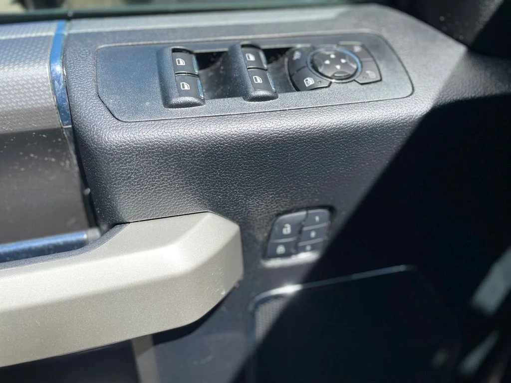 Used 2017 Magnetic Ford Lariat image 11