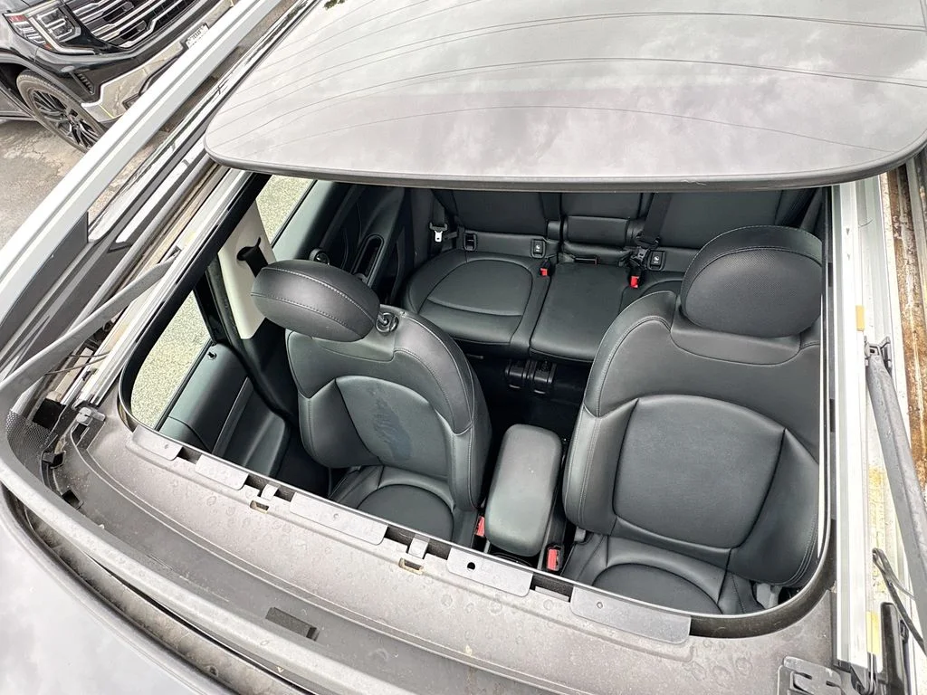 Used 2019 Black MINI Signature image 27