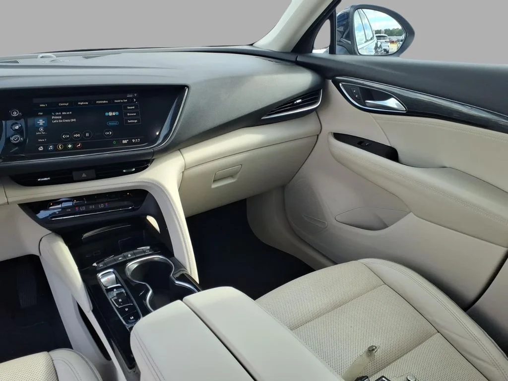 Used 2021 Blue Buick Essence image 11