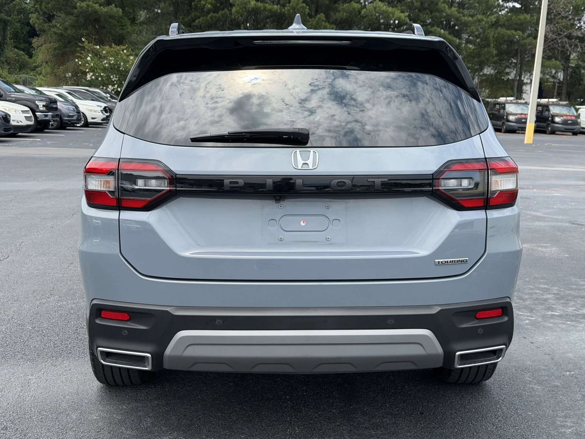 Used 2023 Sonic Gray Pearl Honda Touring image 4