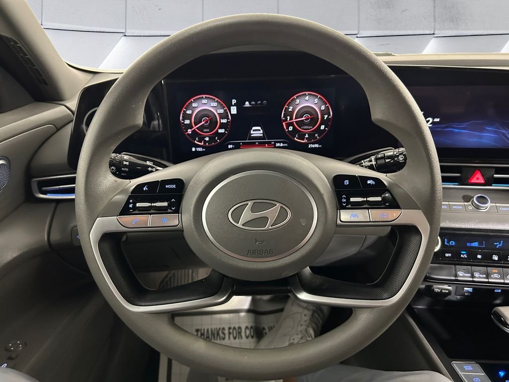 Used 2024 Silver Hyundai SEL image 9