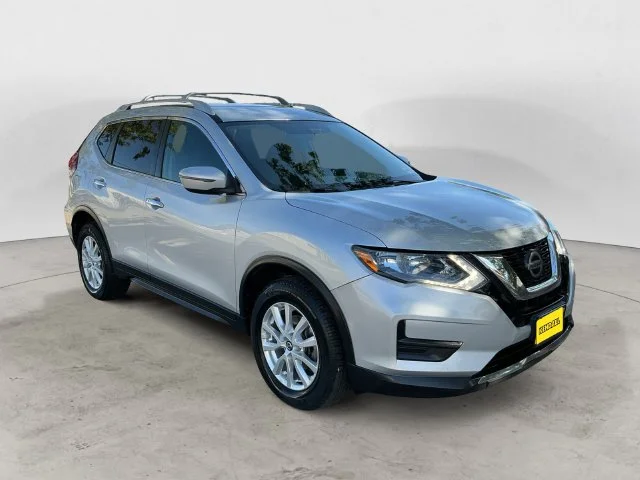 Used 2018 Silver Nissan SV image 3