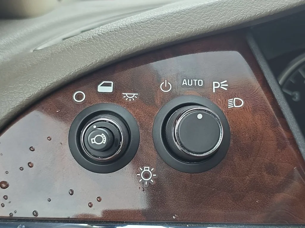 Used 2007 Red Buick CXL image 21