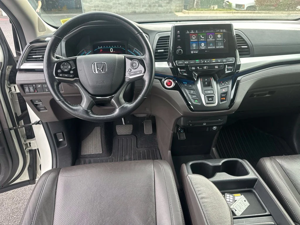 Used 2019 White Diamond Pearl Honda Elite image 17