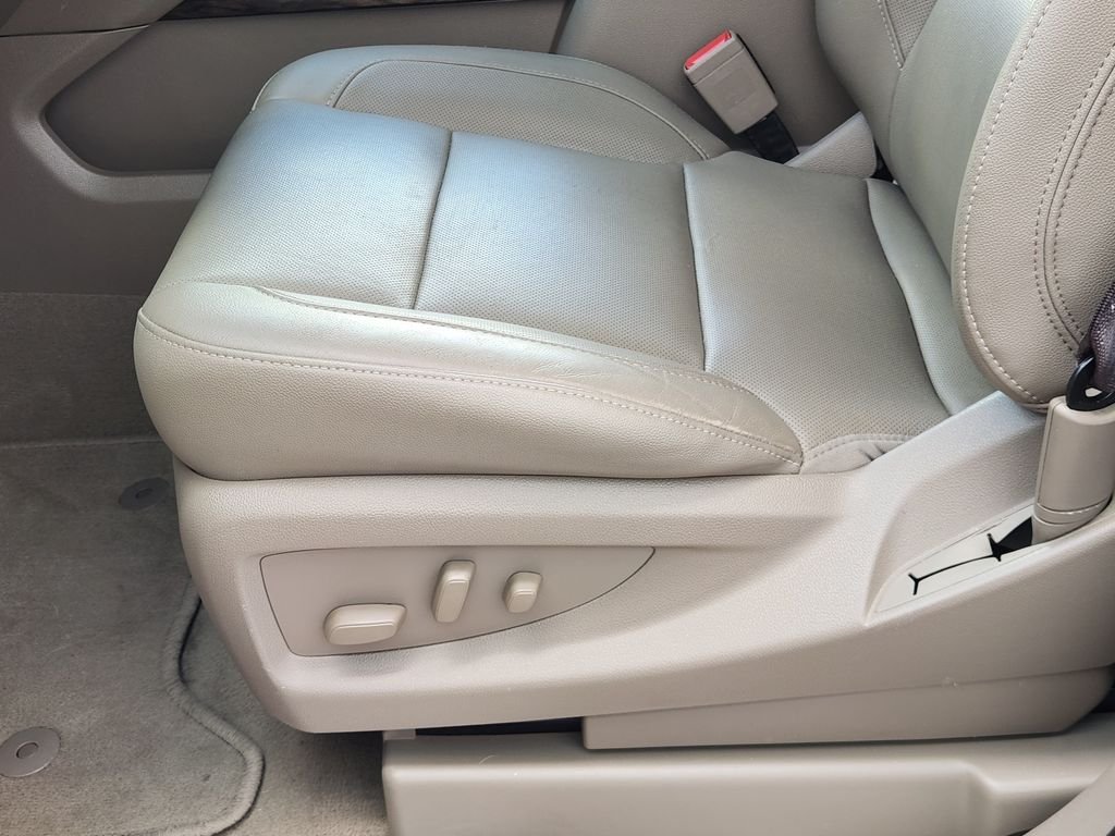 Used 2019 Pepperdust Metallic GMC SLT image 24