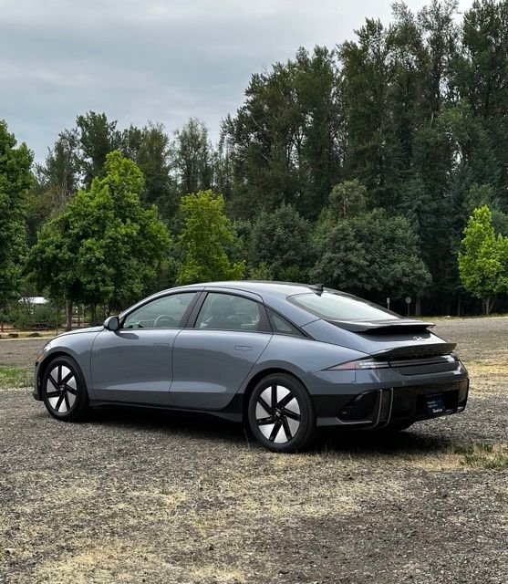 2025 Hyundai IONIQ 6 SE - Photo 6
