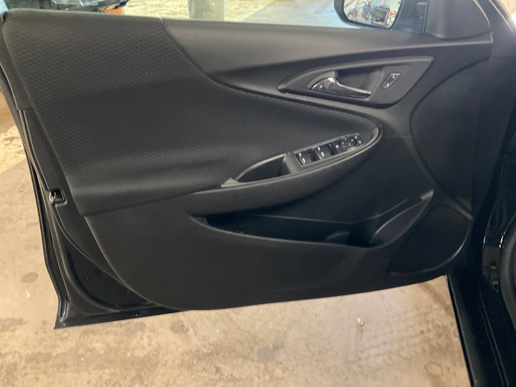 Used 2025 Mosaic Black Metallic Chevrolet 1LT image 15