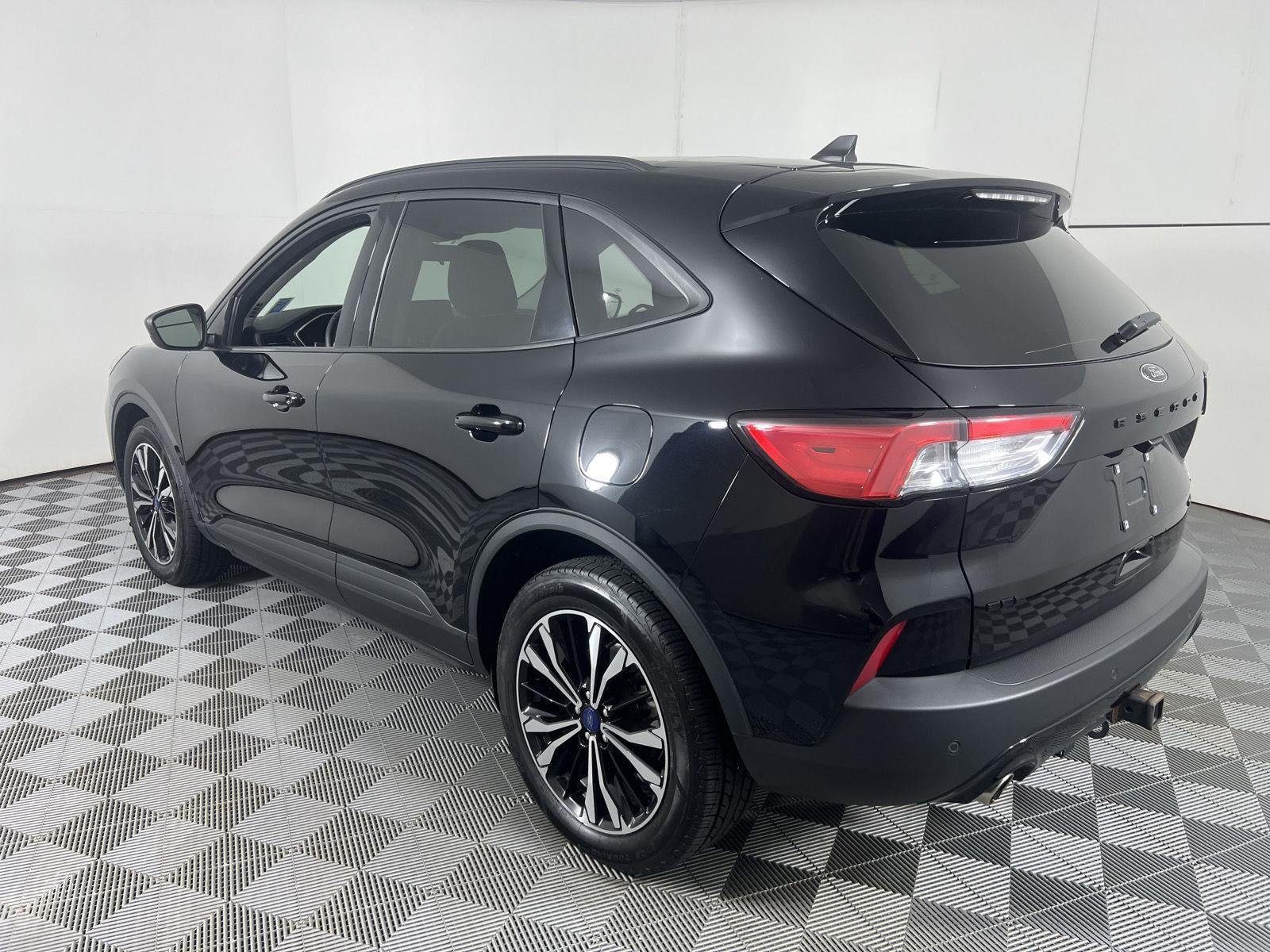 Used 2022 Agate Black Ford SEL image 9