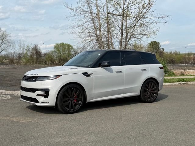 Used 2025 Gray Land Rover Dynamic SE image 1