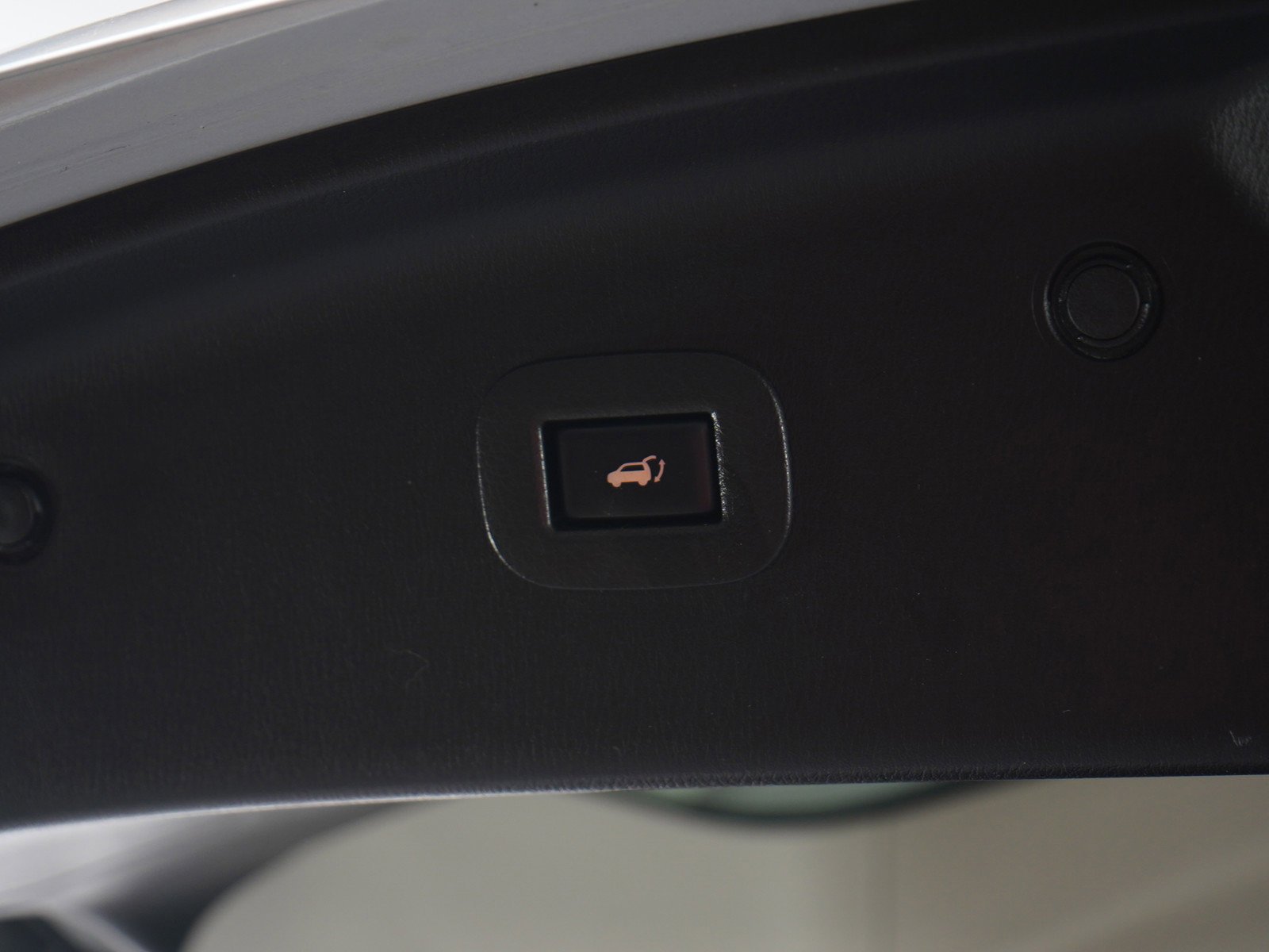 Used 2019 Brilliant Silver Metallic Nissan Sl image 11