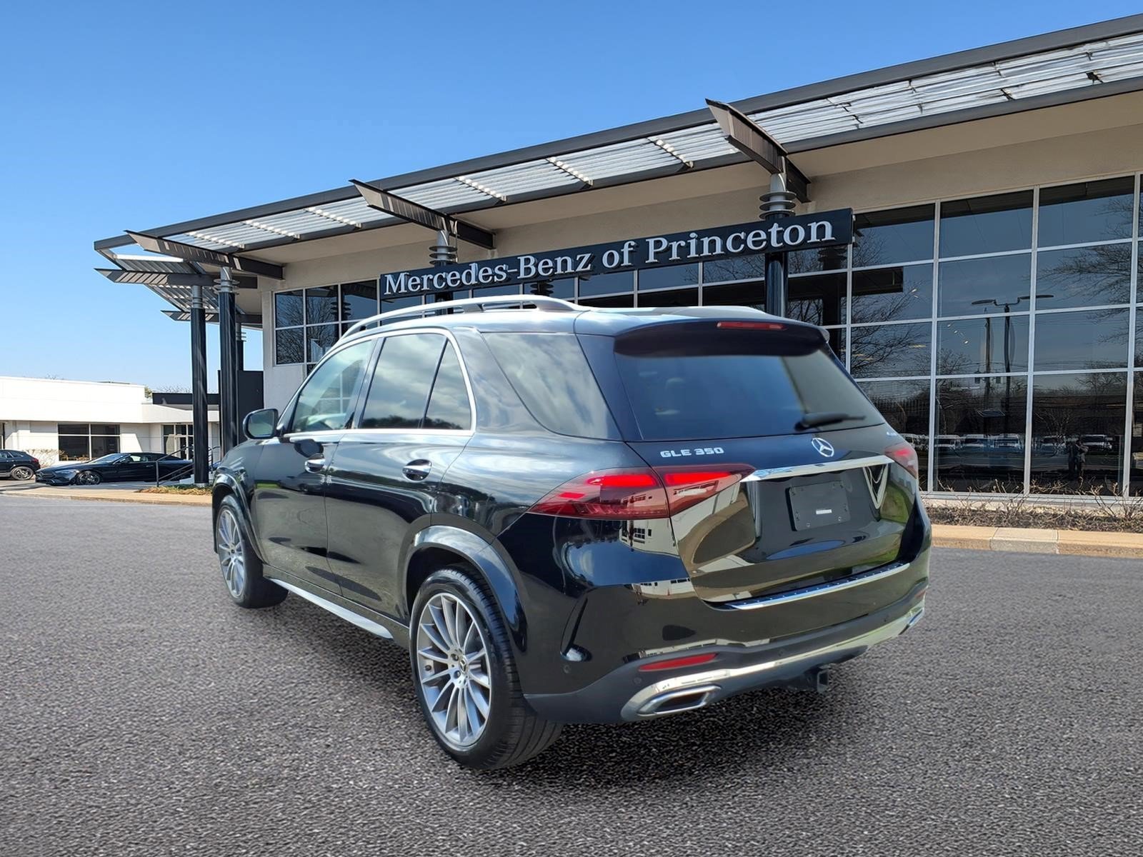Certified Used 2024 Black Mercedes-Benz GLE 350 4MATIC® SUV image 5