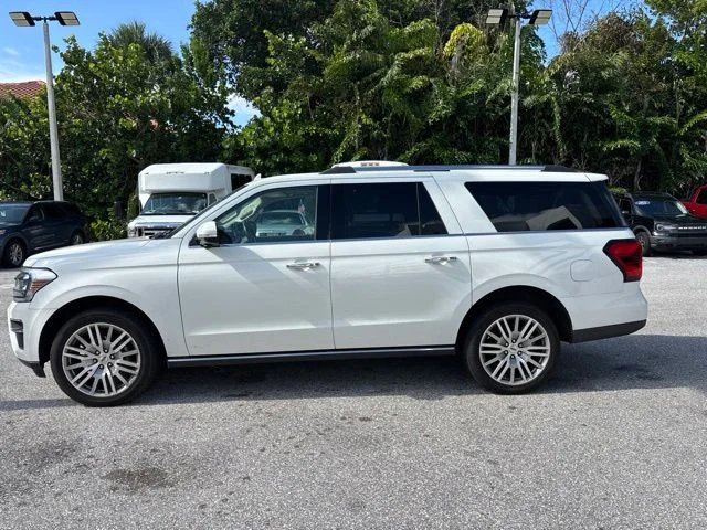 Used 2023 White Ford Limited image 4