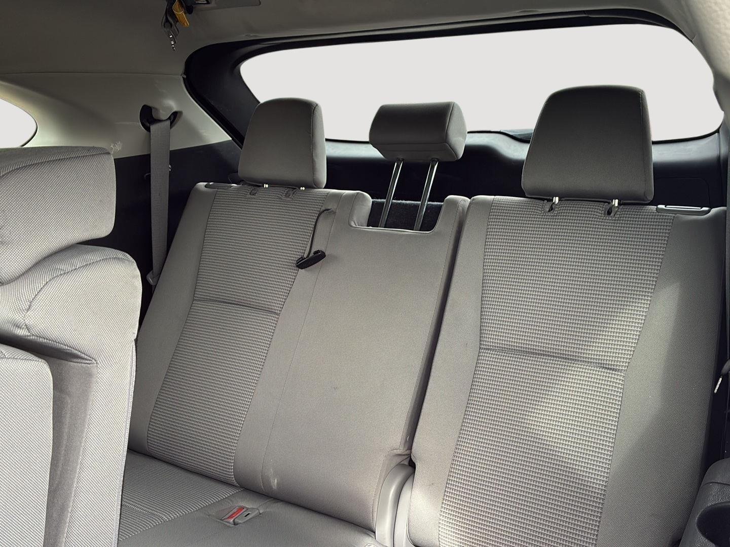 Used 2023 Wind Chill Pearl Toyota LE image 5