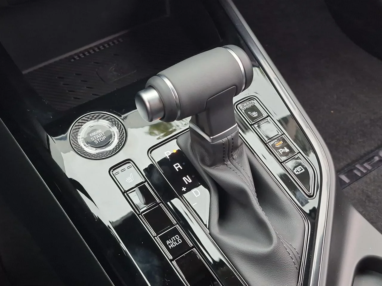 New 2026 Snow White Pearl Kia EX image 16
