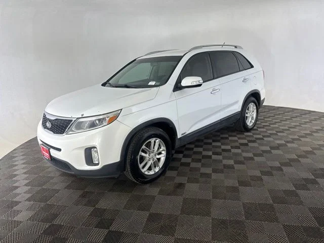 Used 2015 White Kia LX image 3