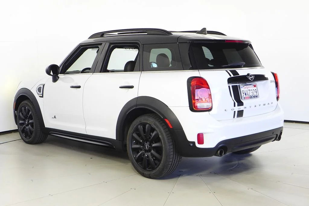 Used 2019 White MINI  image 9