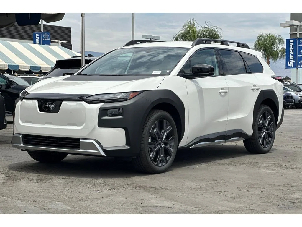 New 2026 CRYSTAL WHITE PEARL Subaru Limited image 8