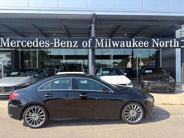Used 2019 Black Mercedes-Benz A 220 image 1