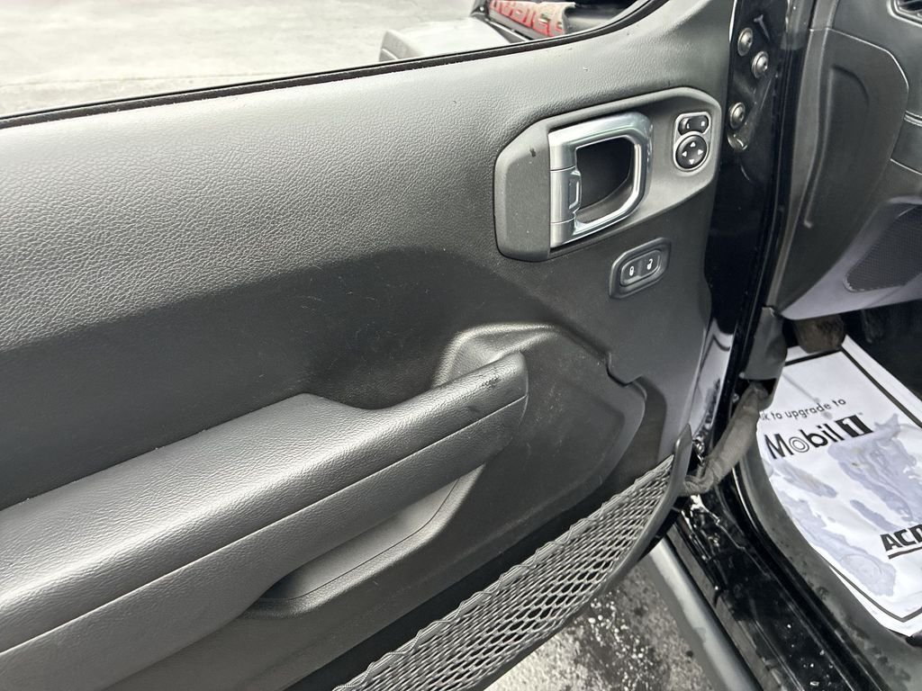 Used 2024 Black Jeep Rubicon image 13