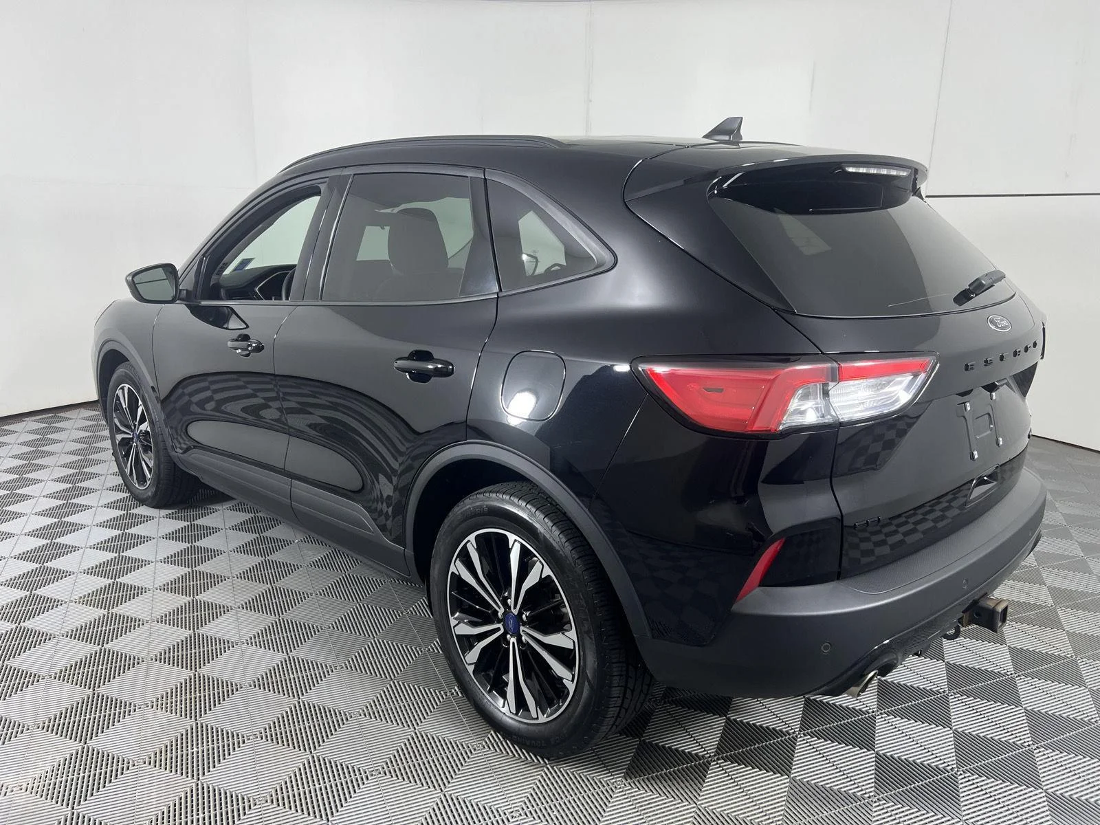 Used 2022 Agate Black Ford SEL image 9
