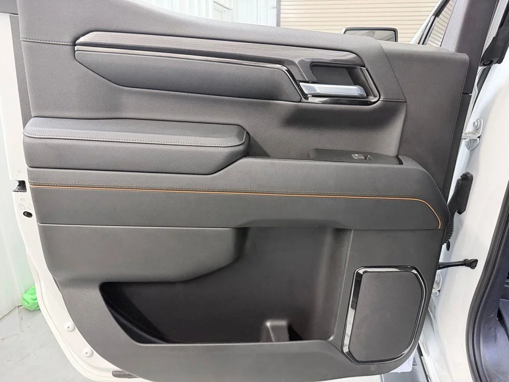 Used 2023 White GMC AT4 image 38