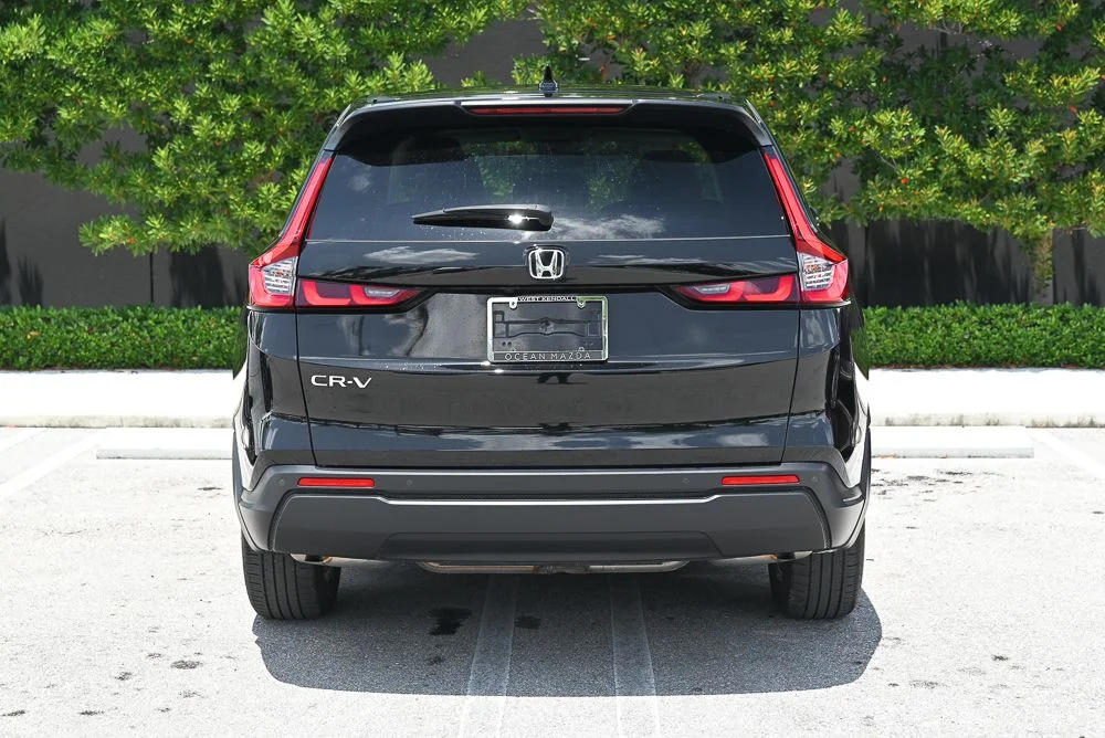 Used 2023 Black Honda EX-L image 3