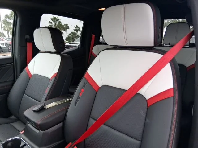 2026 GMC Canyon AT4X - Photo 13
