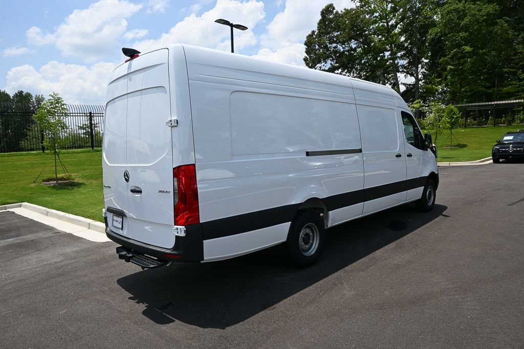 New 2026 Arctic White Mercedes-Benz Cargo 170 WB image 23