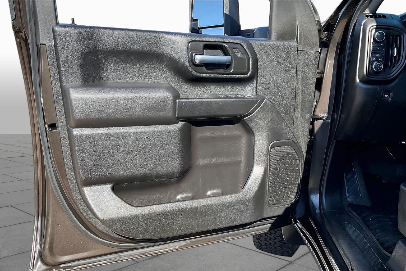 Used 2021 Oxford Brown Metallic Chevrolet Custom image 24