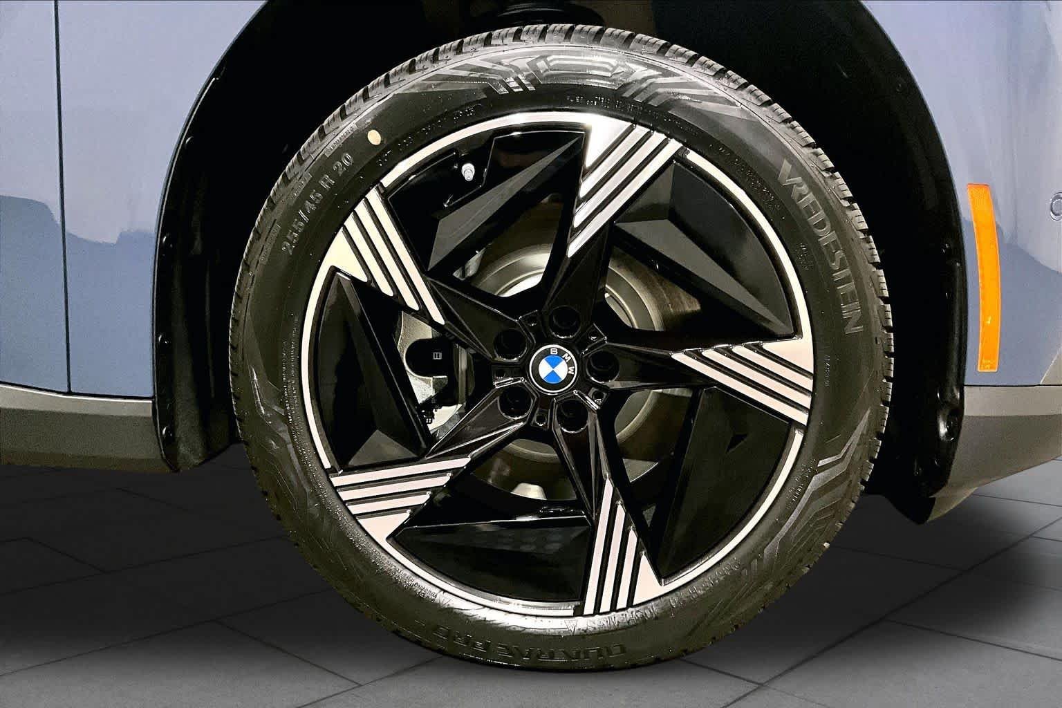 New 2027 Ocean Wave Blue Metallic BMW 50 xDrive image 17