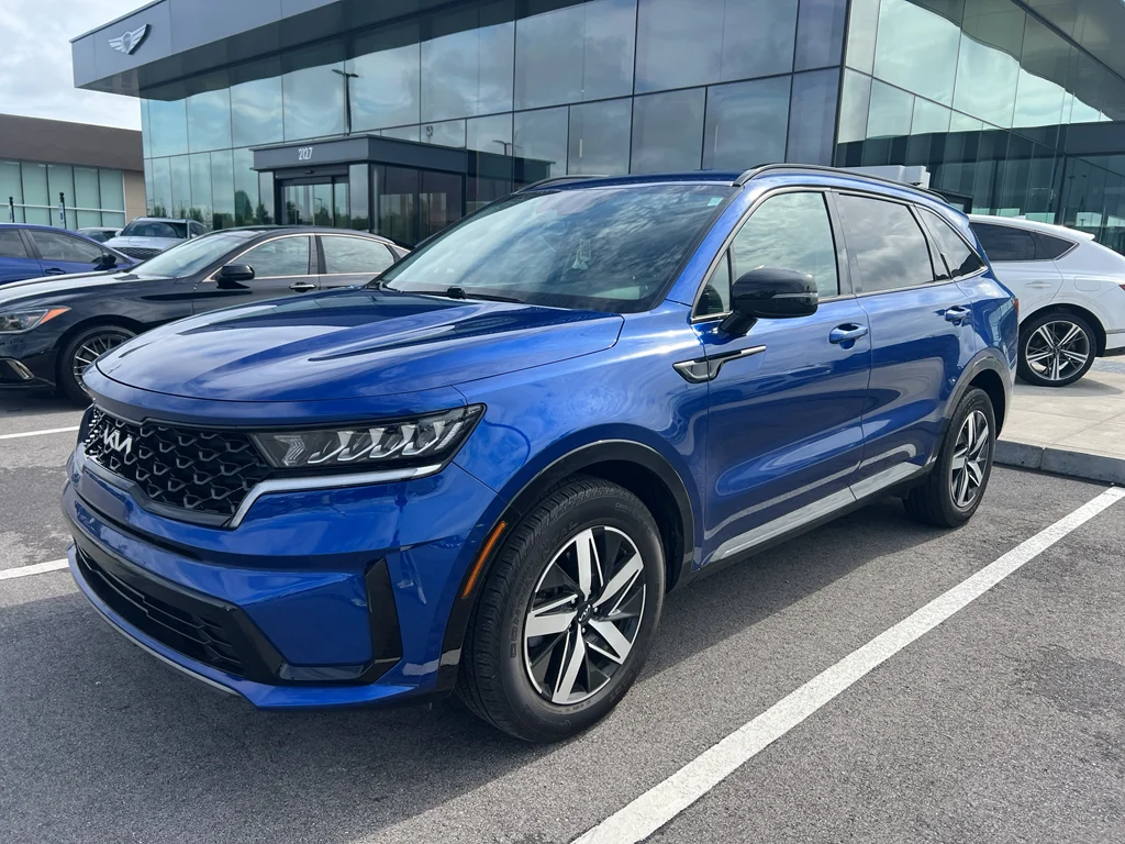 Used 2022 Sapphire Blue Kia S image 3