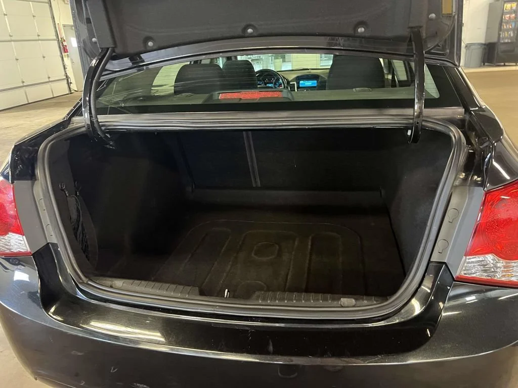 Used 2014 BLACK GRANITE METALLIC Chevrolet 1LT image 10