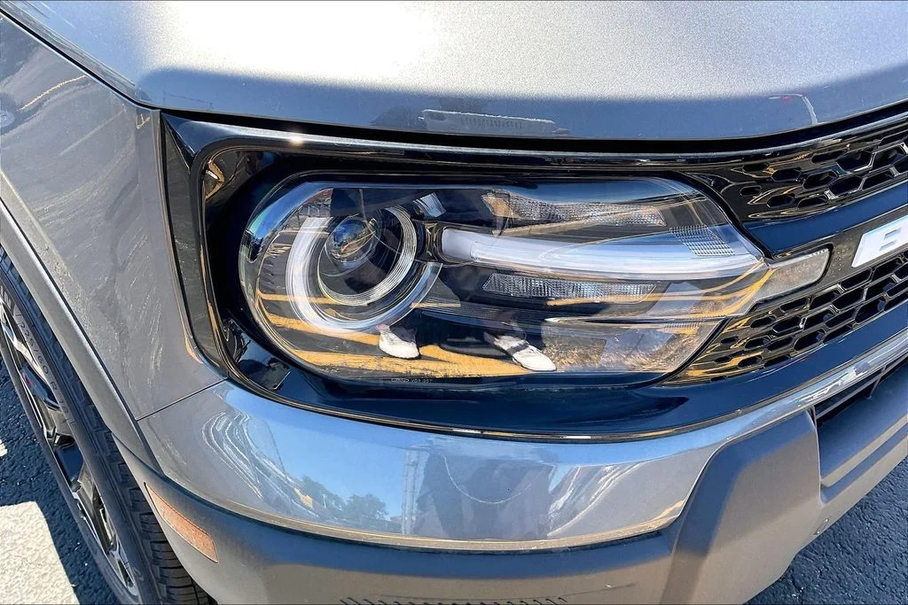 New 2025 Carbonized Gray Metallic Ford Outer Banks® image 29