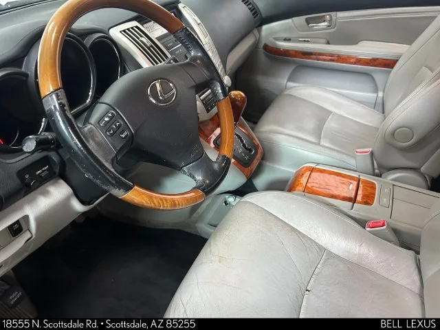 Used 2005 Blue Lexus 330 image 16