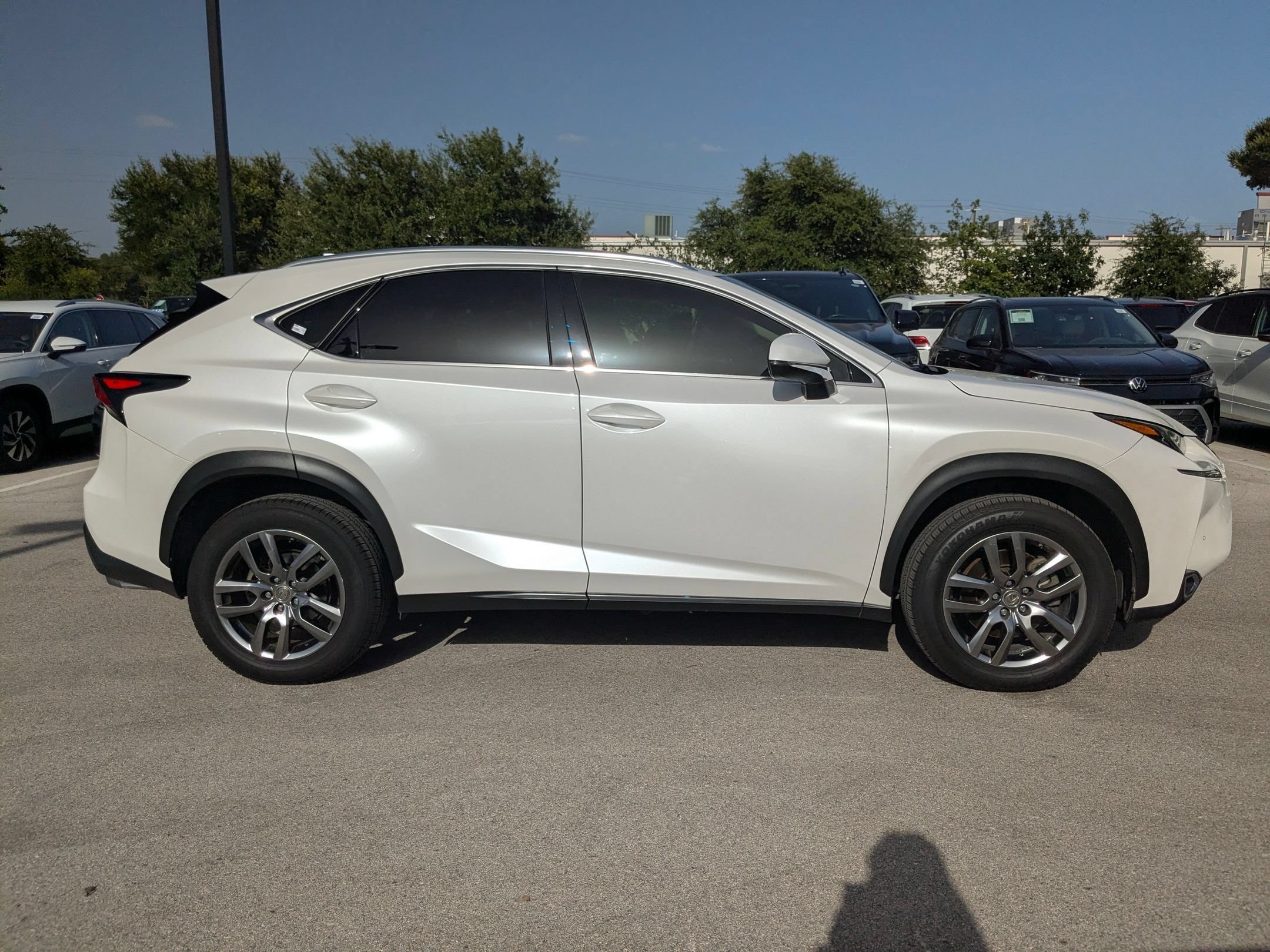 Used 2015 White Pearl Lexus 200t image 2