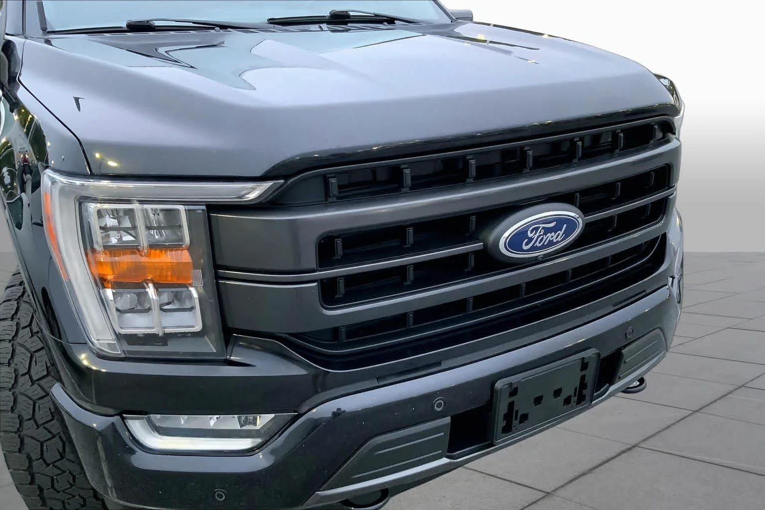 Used 2021 Agate Black Ford LARIAT image 27