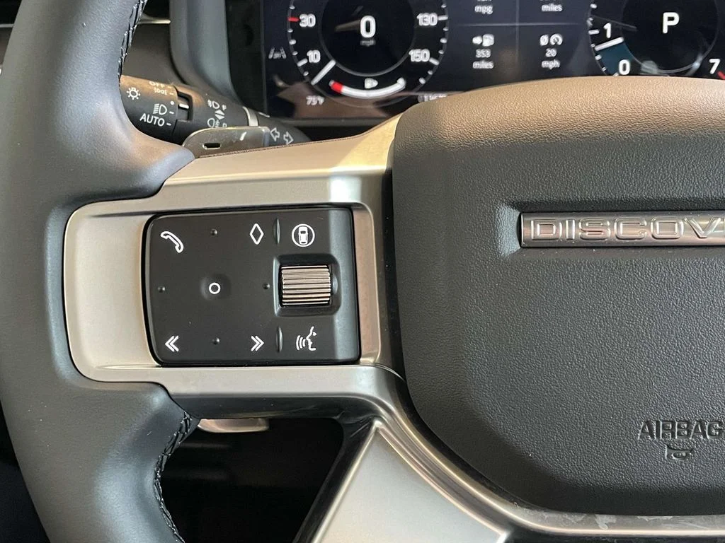 Used 2025 Fuji White Land Rover S image 39