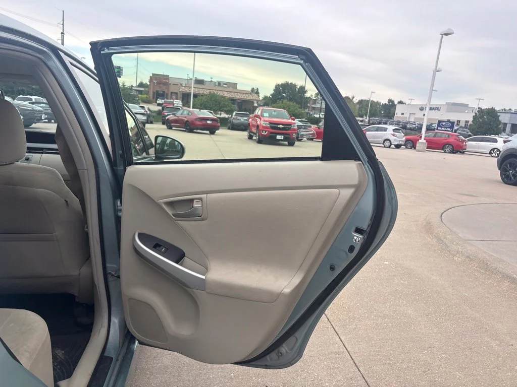 Used 2014 Beige Toyota Three image 25