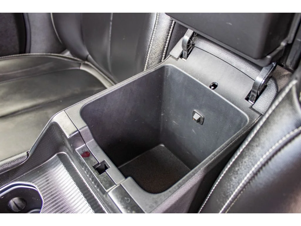 Used 2024 Diamond Black Crystal Pearlcoat Jeep Limited image 36