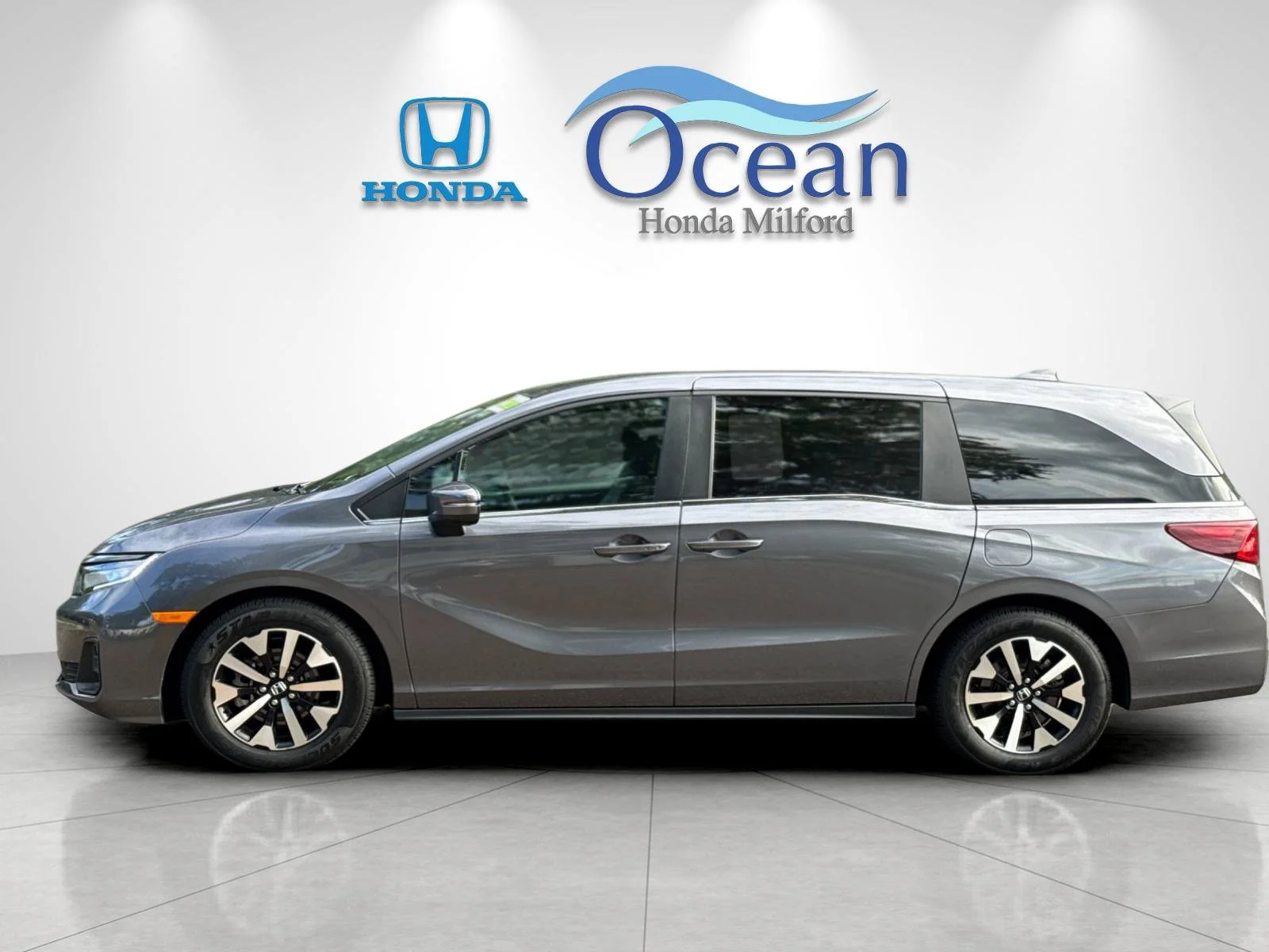 Used 2025 Modern Steel Metallic Honda EX-L image 6