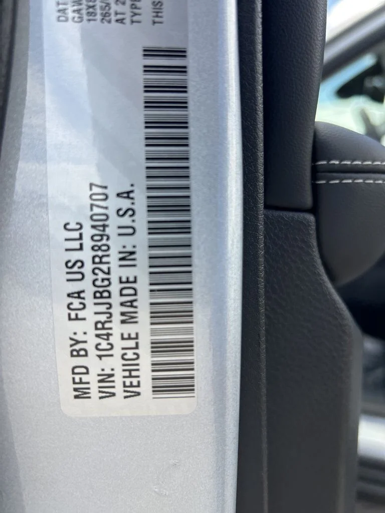 Used 2024 Silver Jeep Limited image 49