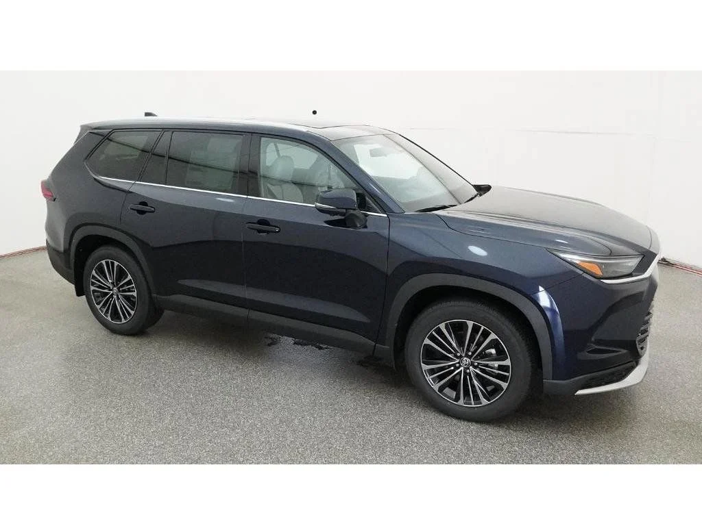 New 2026  Toyota MAX Platinum image 16