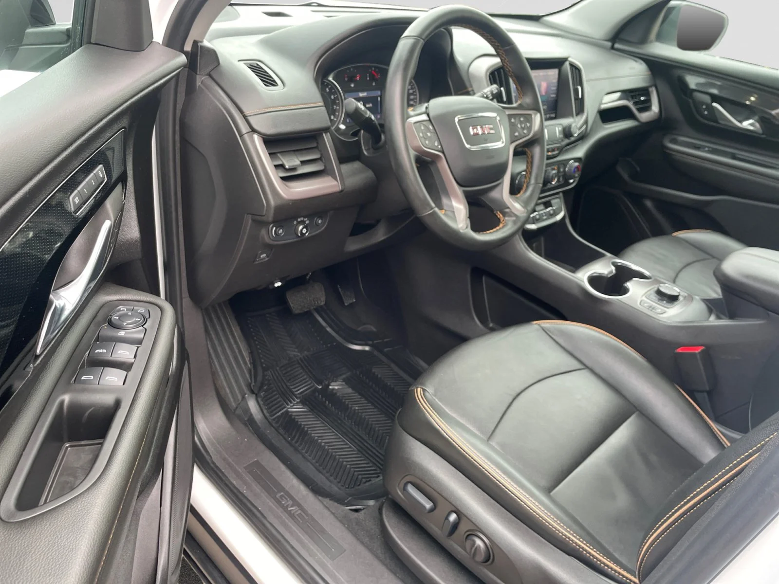 Used 2024 White GMC AT4 AWD image 13