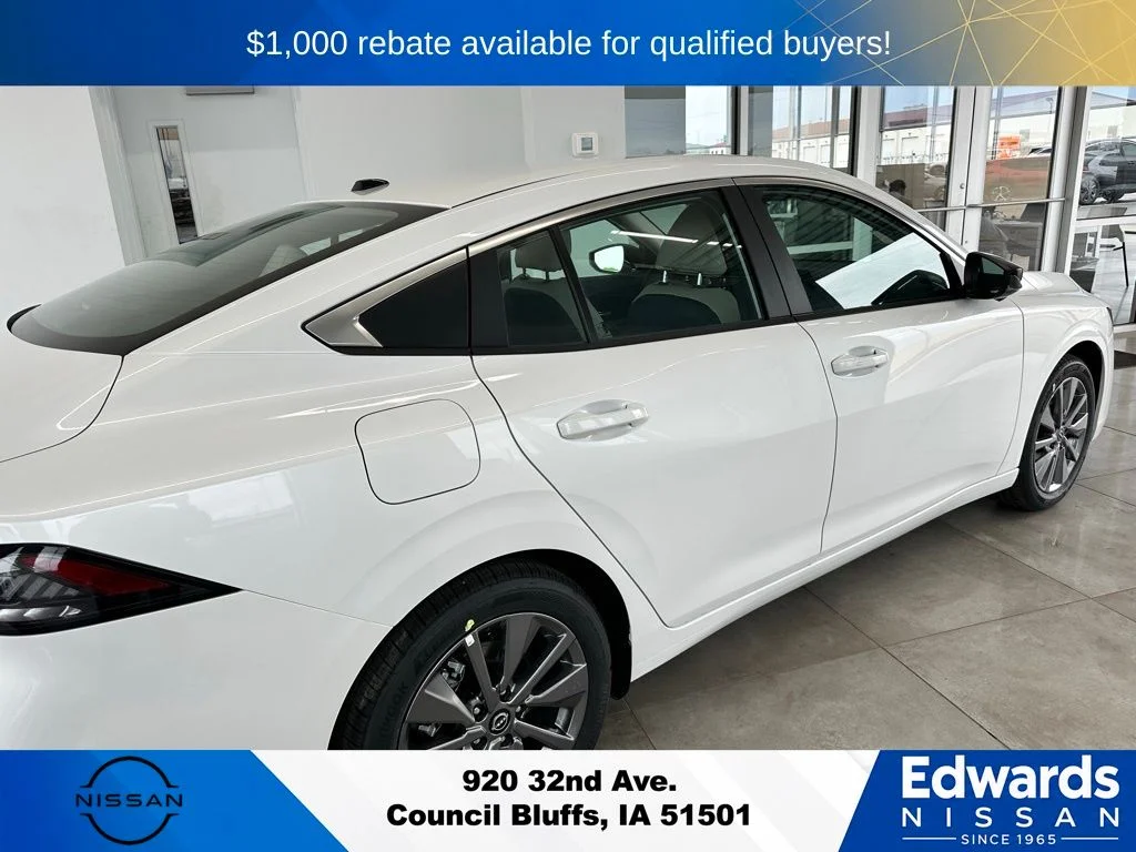 New 2026 White Nissan SL image 7