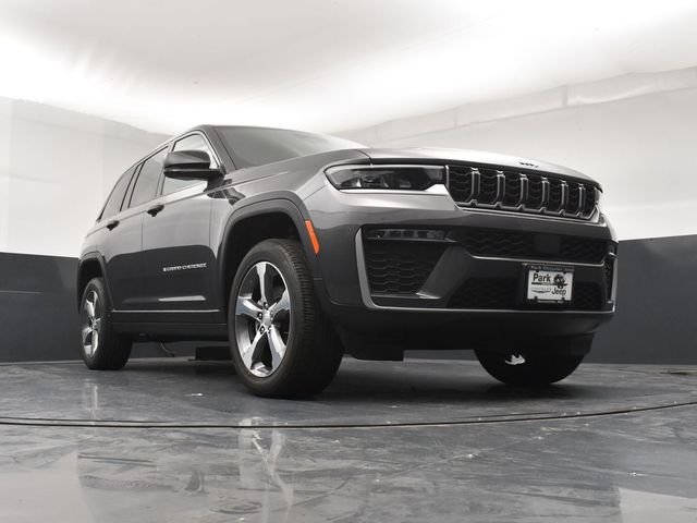 New 2026 Baltic Gray Metallic Clear-Coat Exterior Paint Jeep Limited image 19