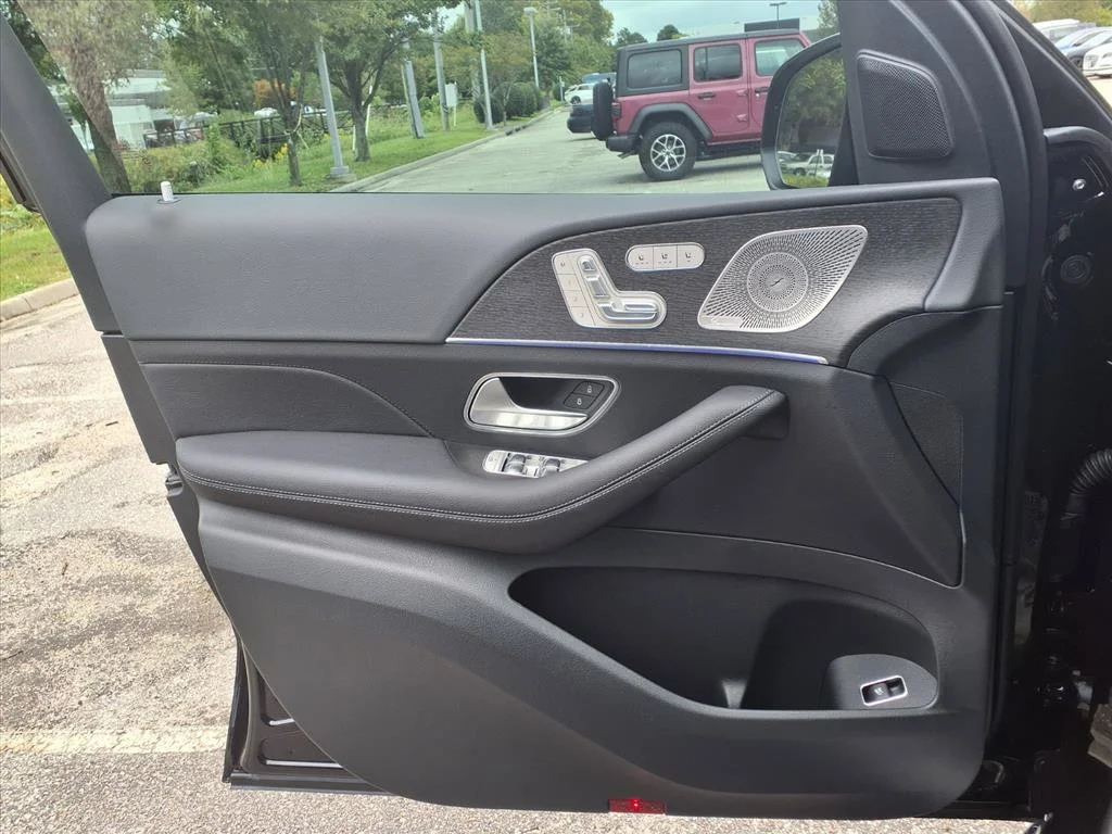 New 2026 Obsidian Black Metallic Mercedes-Benz GLE 350 image 25