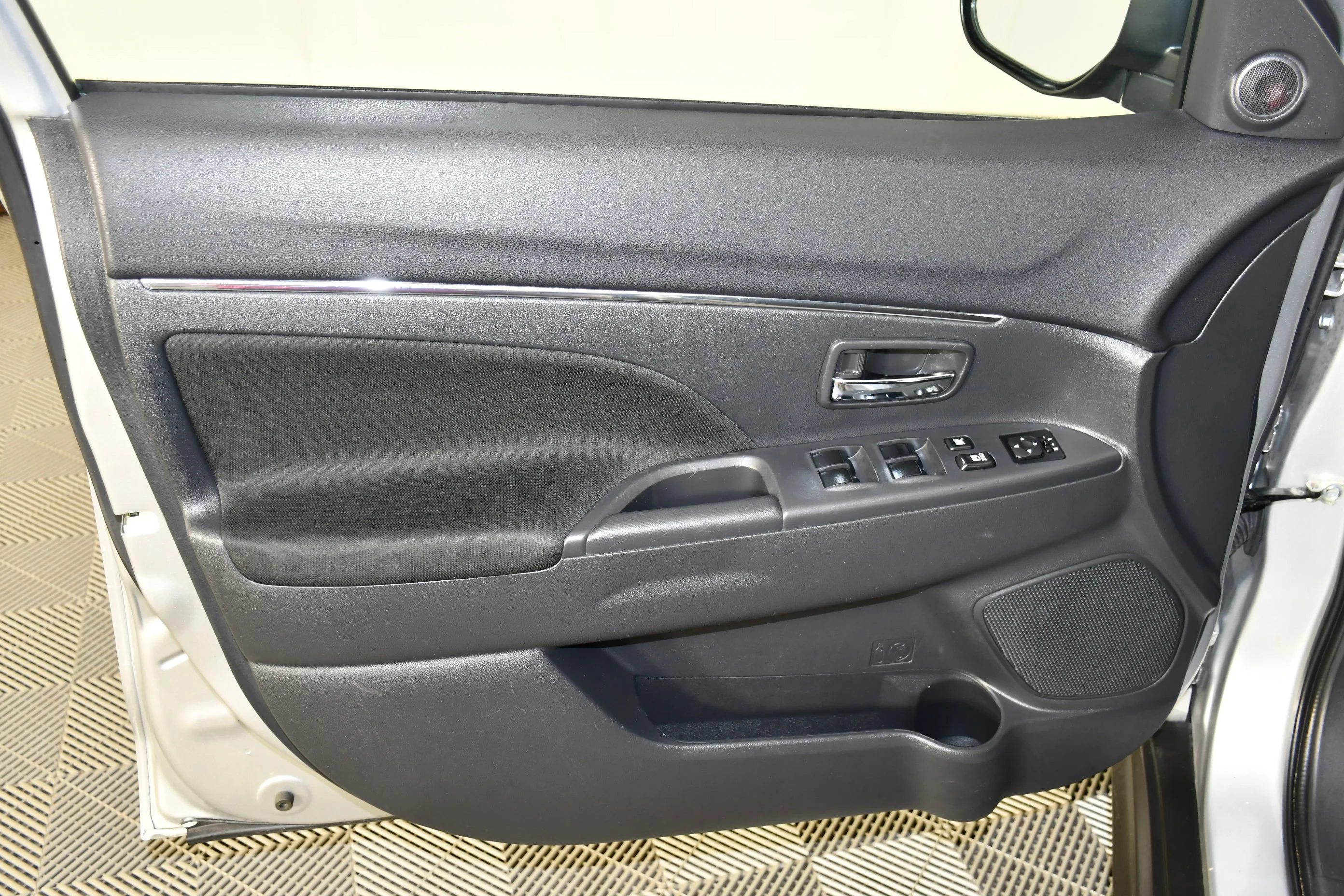 Certified Used 2024 Gray Mitsubishi SE image 23
