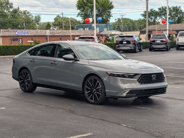 New 2026 Urban Gray Pearl Honda Touring image 4